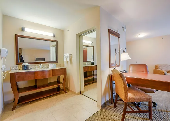 Hampton & 3* Pinedale