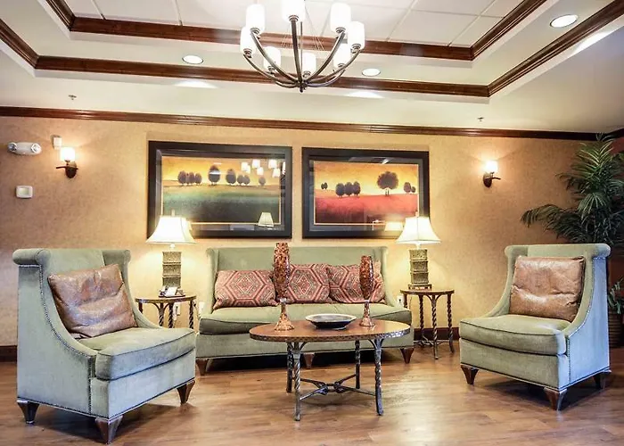 Hotel Hampton & 3*